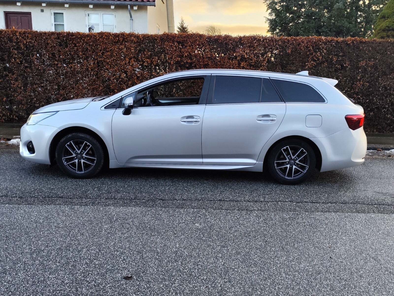 Toyota Avensis 1,8 VVT-i T3 Touring Sports MDS