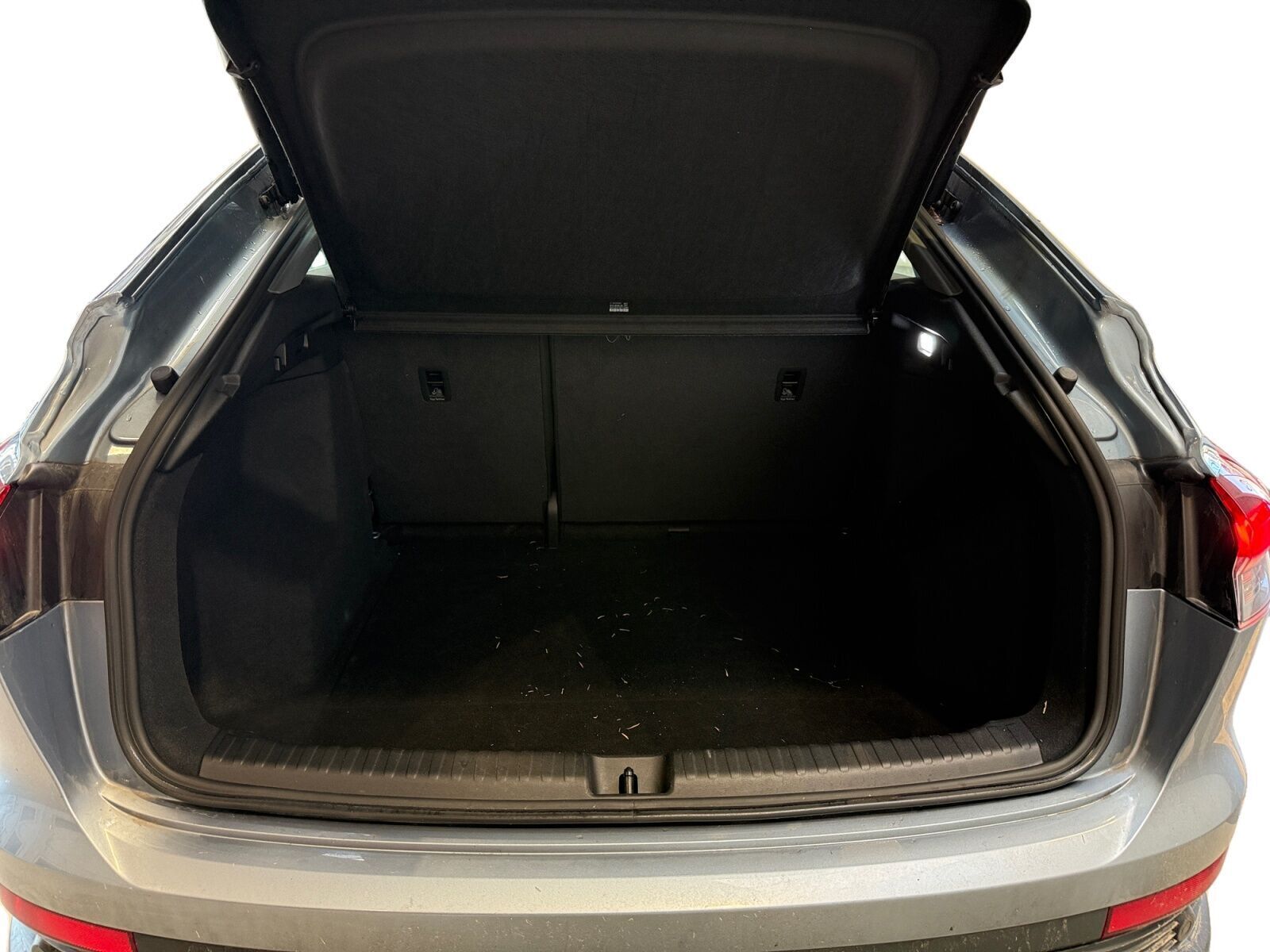 Blå Audi Q4 e-tron fra 2023