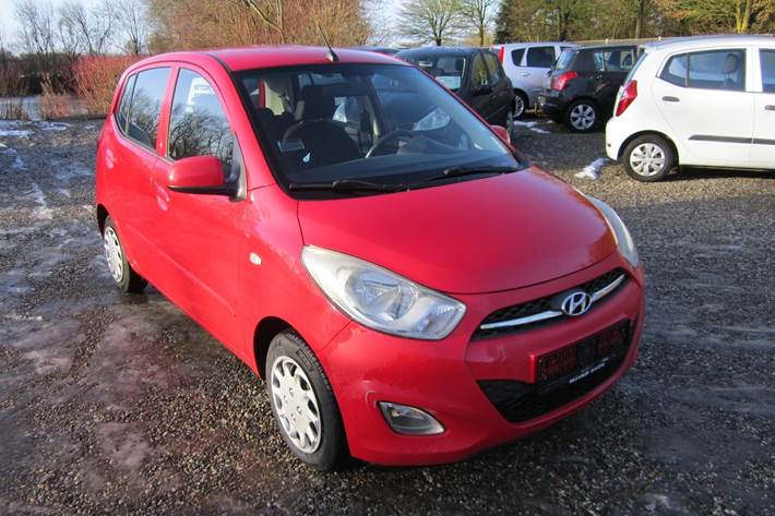 Rød Hyundai i10 fra 2012