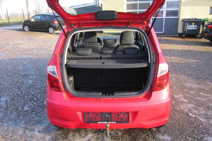 Rød Hyundai i10 fra 2012