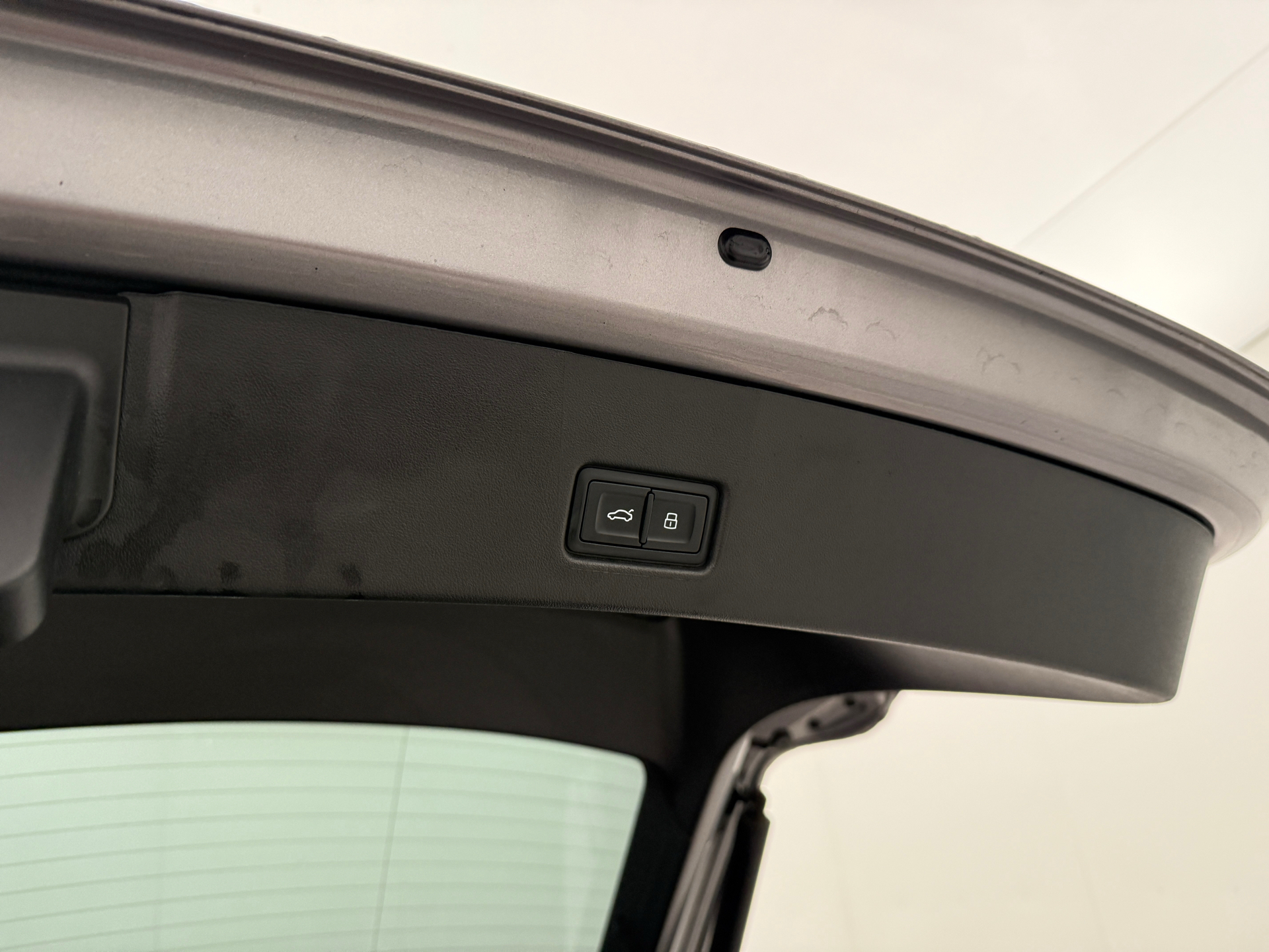 Grå Audi Q4 fra 2022