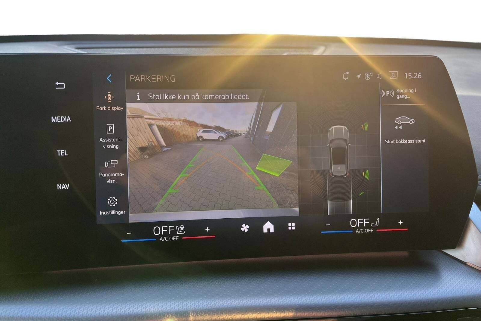 Sølv BMW iX1 fra 2025