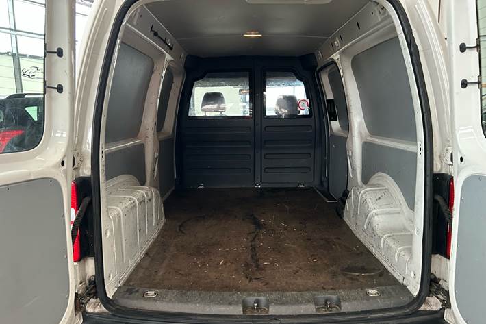 Hvid VW Caddy Maxi fra 2013