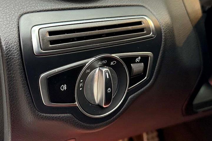 Hvid Mercedes C220 d fra 2020