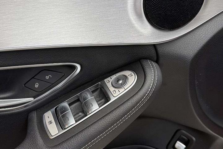 Hvid Mercedes C220 d fra 2020