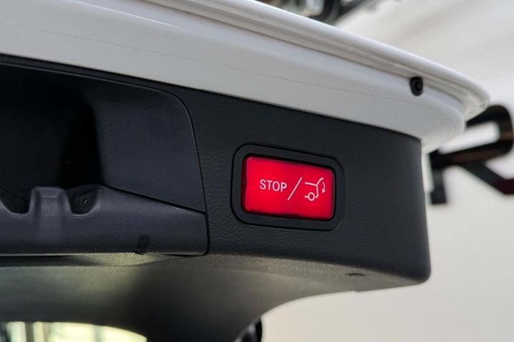 Hvid Mercedes C220 d fra 2020
