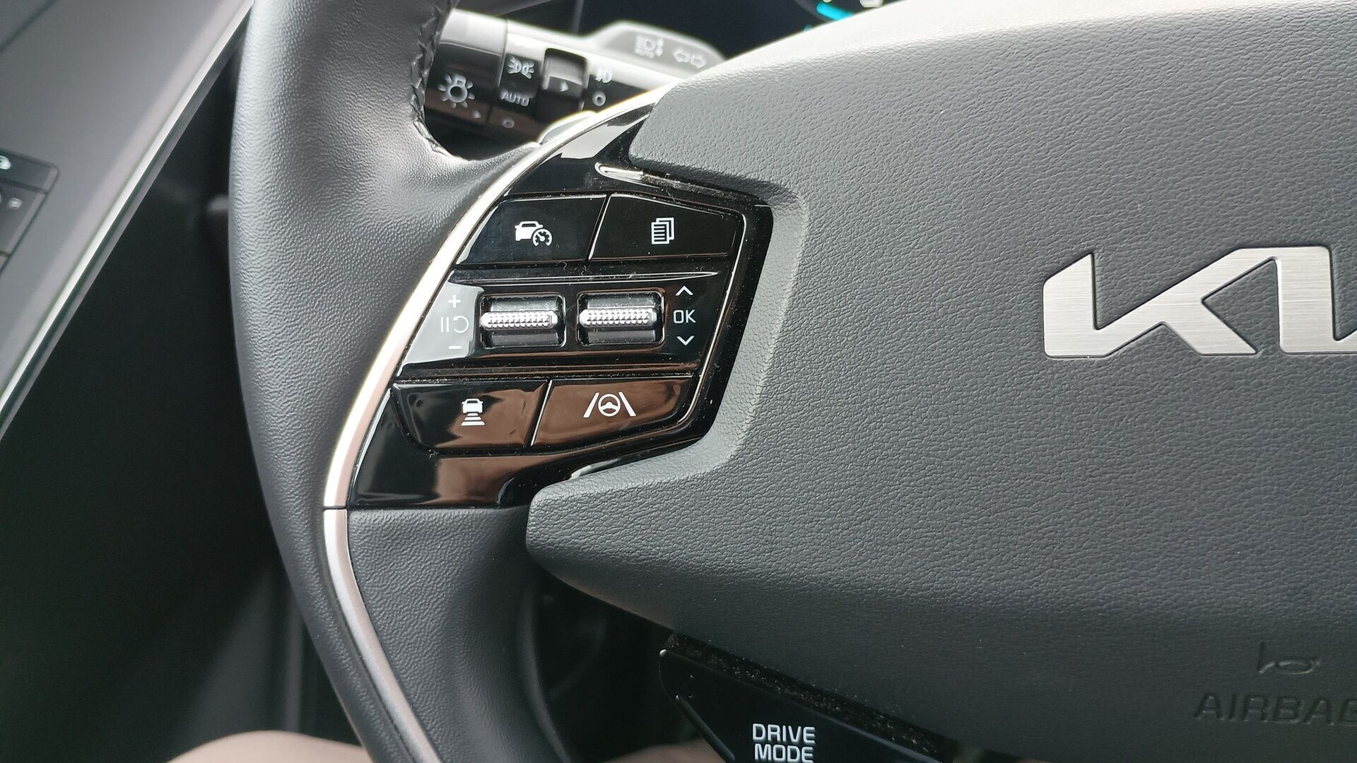 Grå Kia Niro EV fra 2023