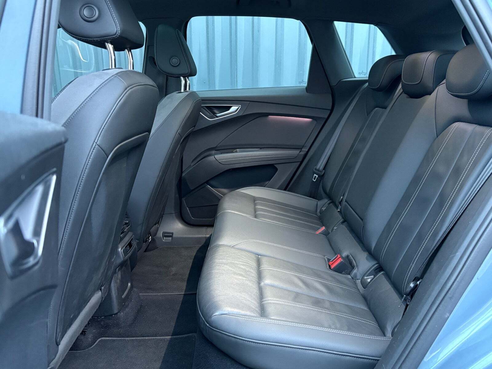 Blå Audi Q4 e-tron fra 2022