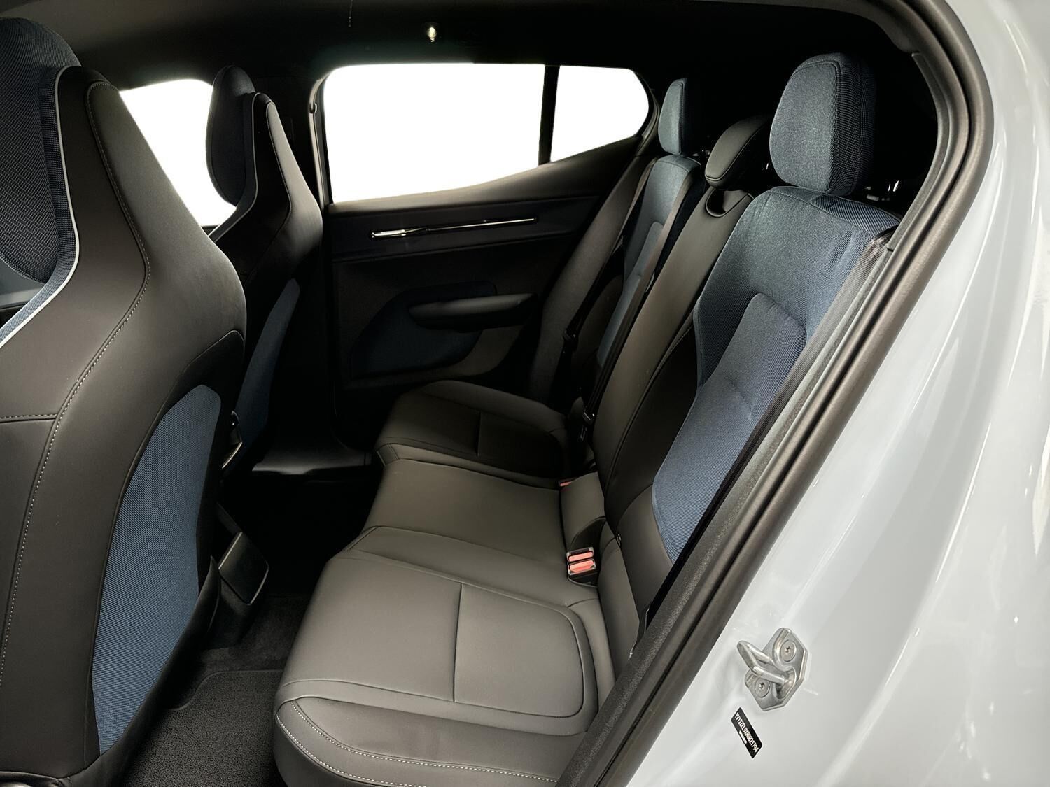 Blå Volvo EX30 fra 2025