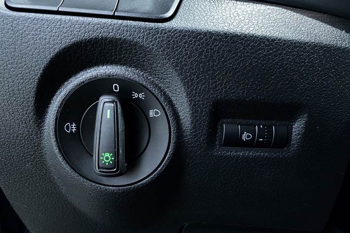 Grå Skoda Fabia fra 2019