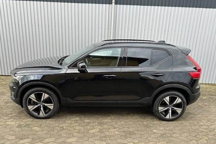 Sort Volvo XC40 fra 2022