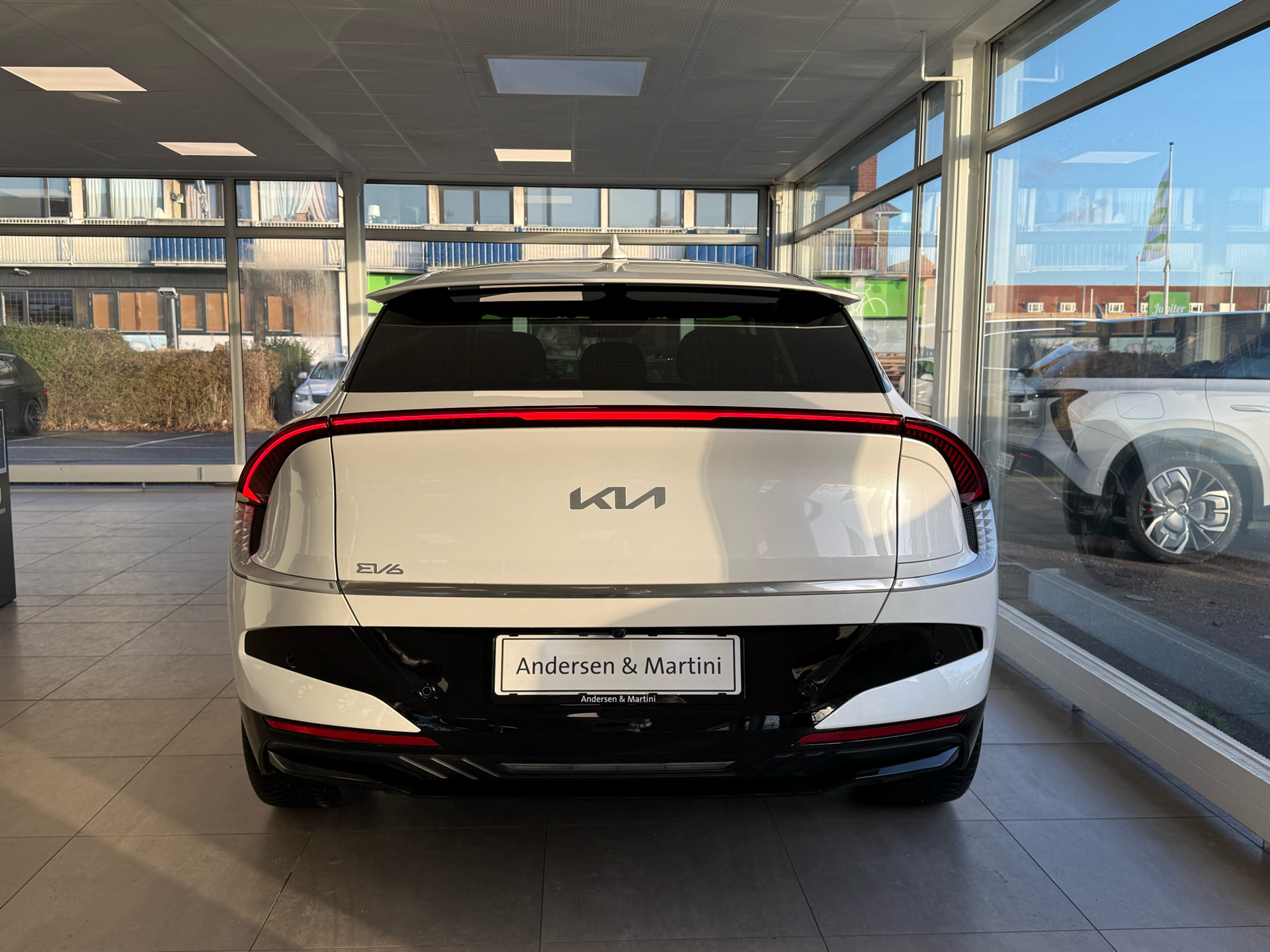 Hvid Kia EV6 fra 2025