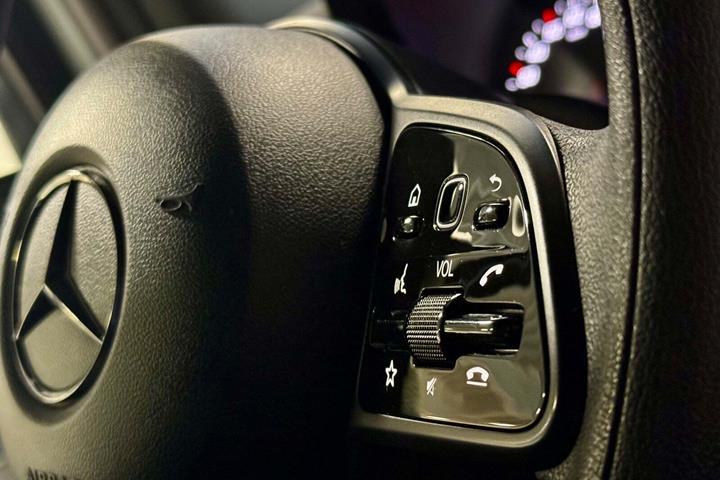 Sølv Mercedes Sprinter 315 fra 2022