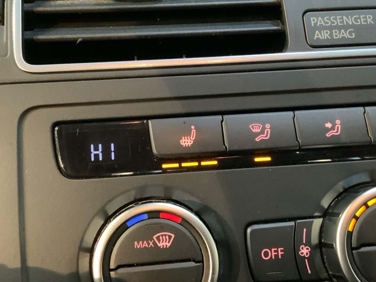 Sølv VW Touran fra 2013