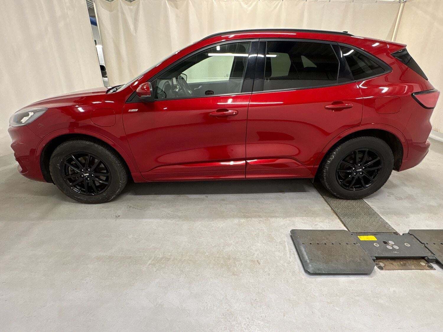 Ford Kuga 2,5 PHEV ST-Line X CVT