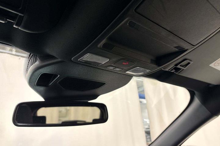 Rød Ford Kuga fra 2020