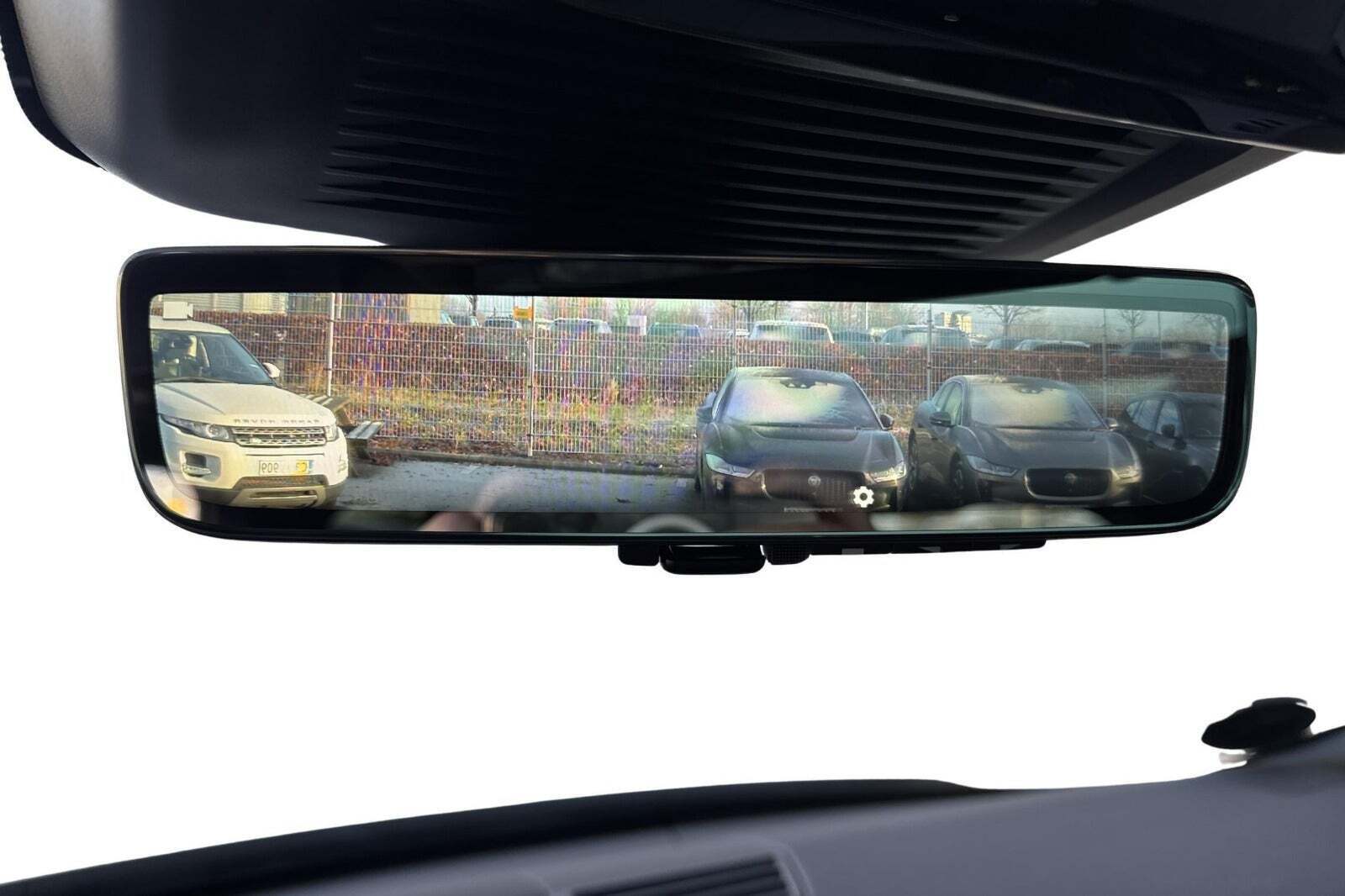 Grå Land Rover Range Rover sport fra 2025