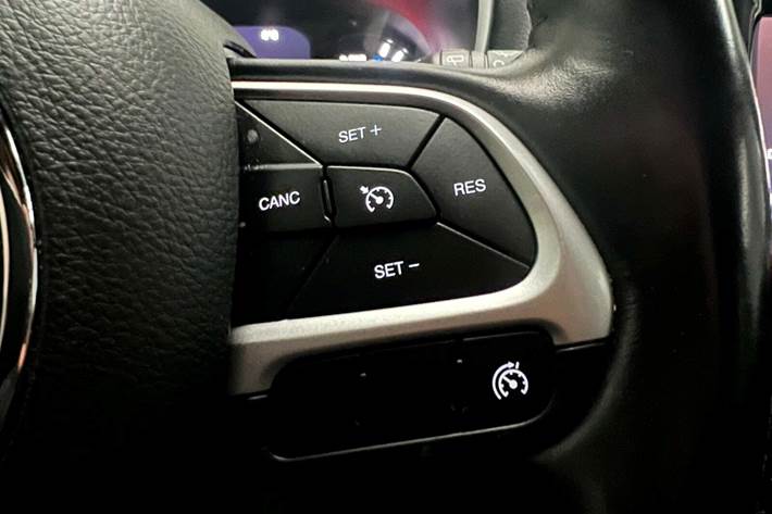 Sølv Jeep Compass fra 2020