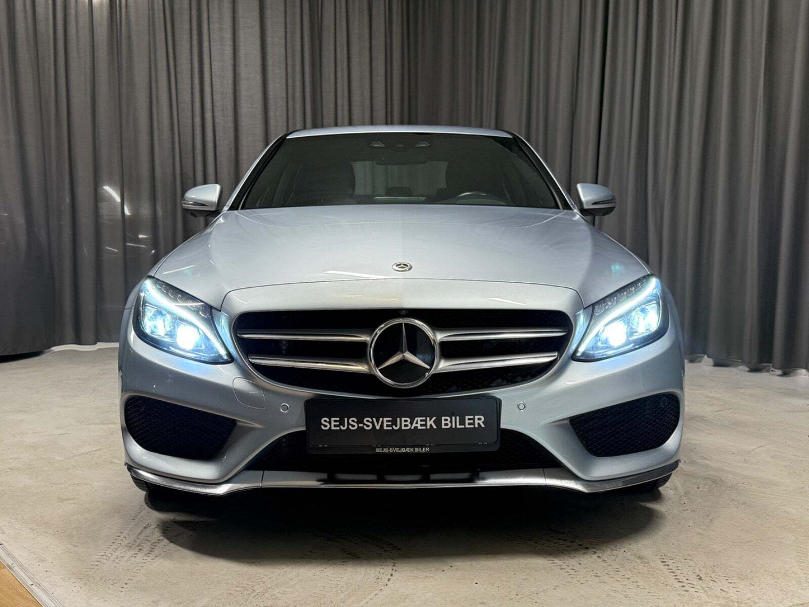Sølv Mercedes C400 fra 2018