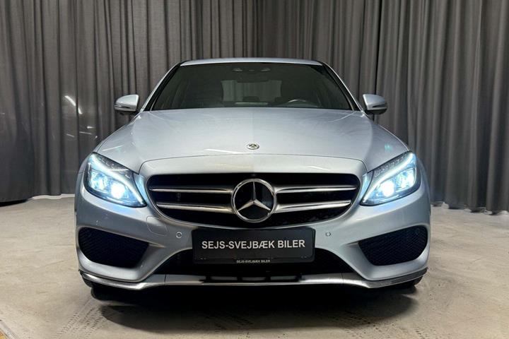 Sølv Mercedes C400 fra 2018