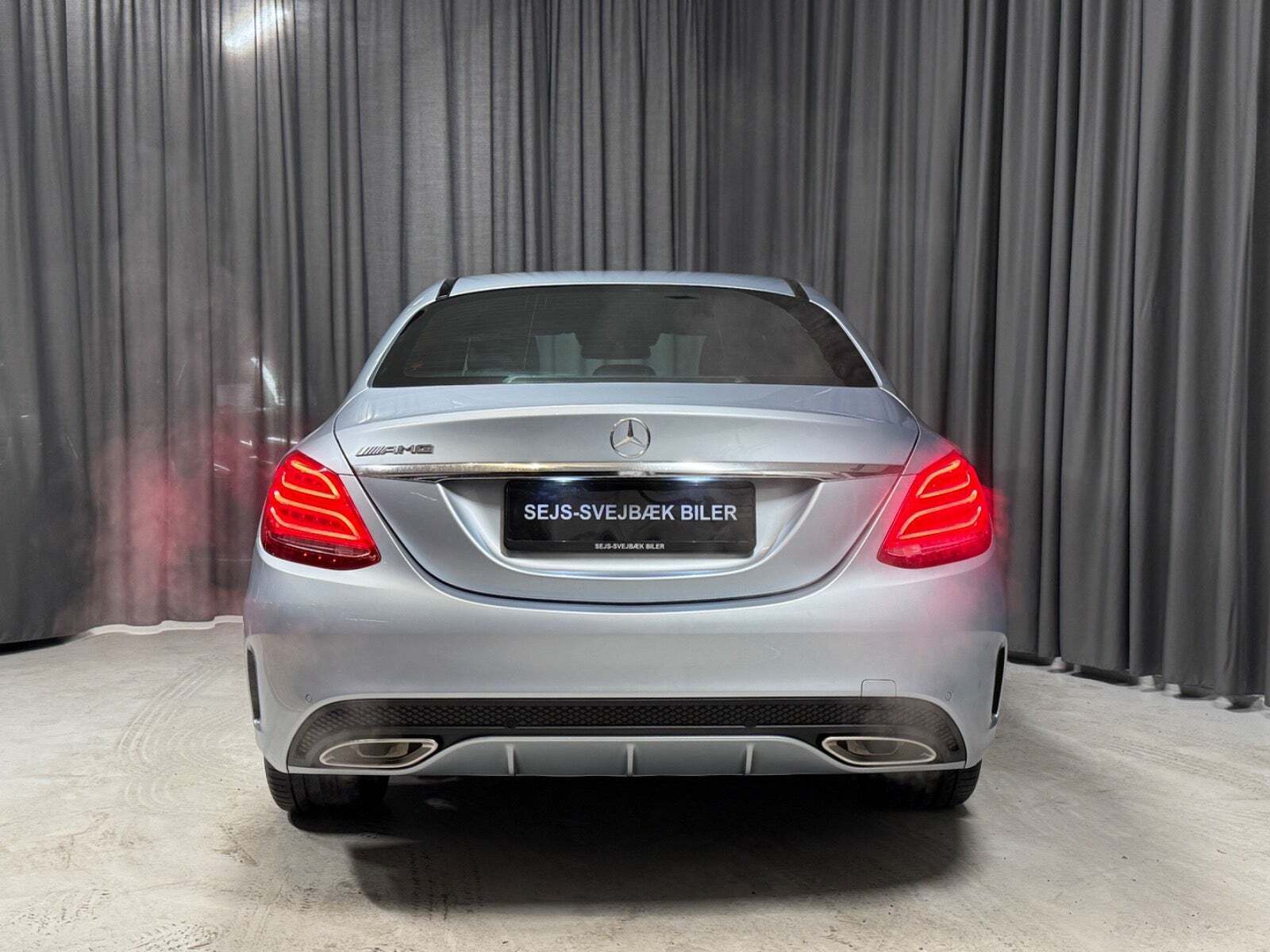 Sølv Mercedes C400 fra 2018