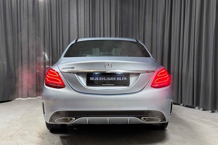 Sølv Mercedes C400 fra 2018