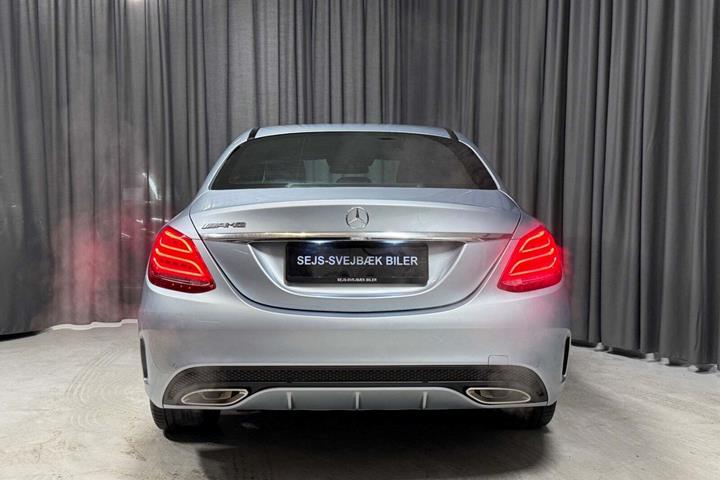 Sølv Mercedes C400 fra 2018