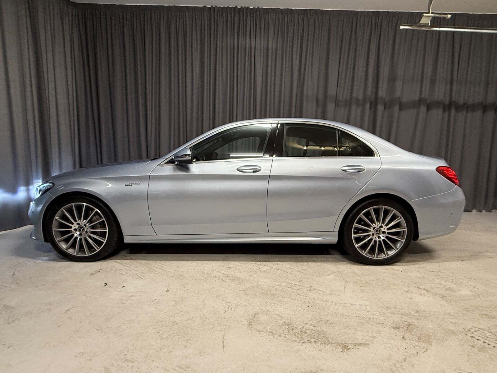 Mercedes C400 3,0 AMG Line aut. 4Matic