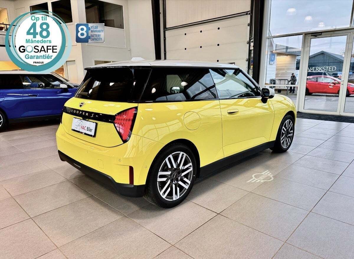 Hvid Mini Cooper SE fra 2025