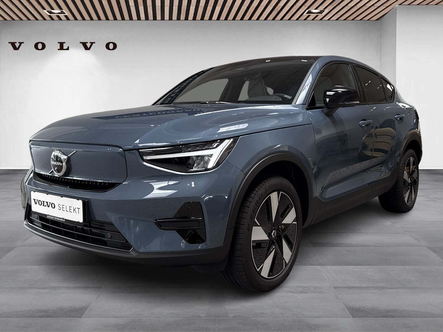 Volvo EC40 Extended Range Black Edition