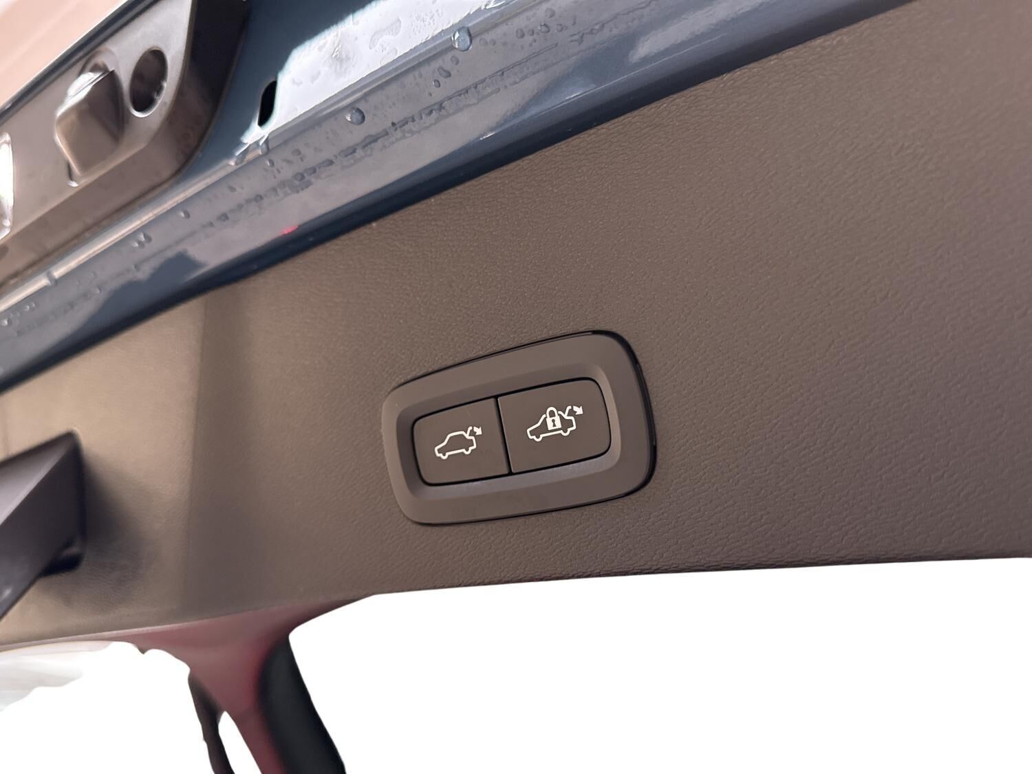 Blå Volvo EC40 fra 2026