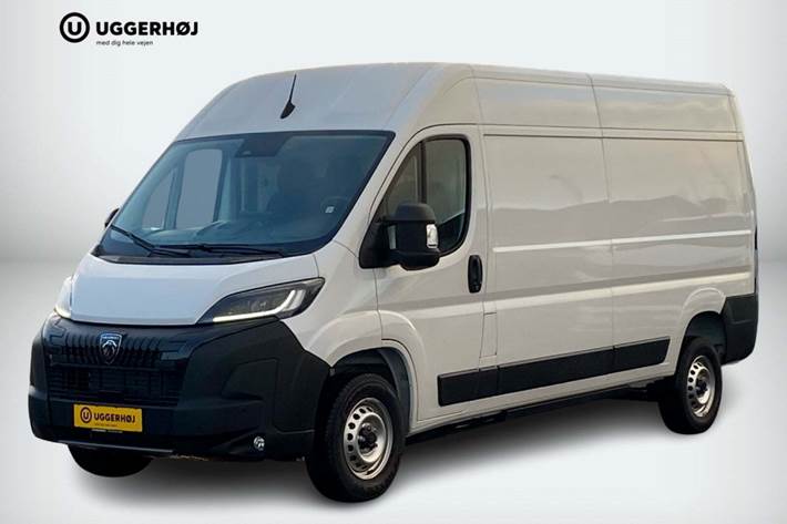 Hvid Peugeot e-Boxer 435 fra 2024 set udefra
