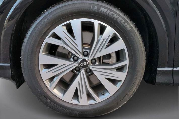 Sort Audi Q4 e-tron fra 2024