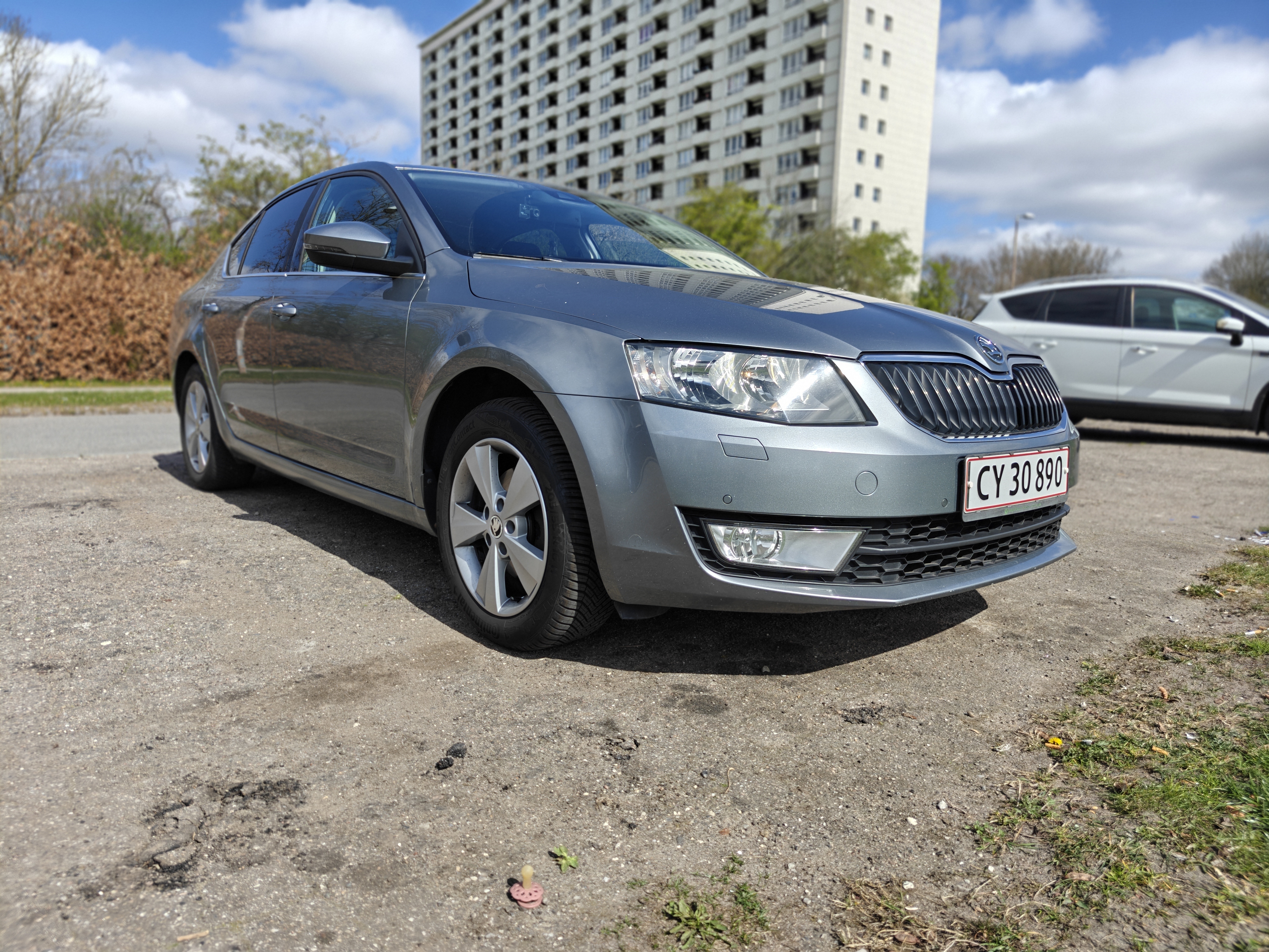 Grå Skoda Octavia fra 2013
