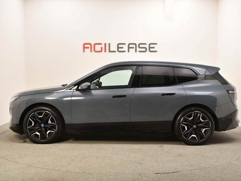 BMW iX xDrive40 Fully Charged