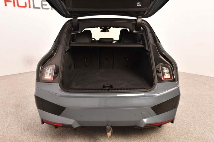 Grå BMW iX fra 2022