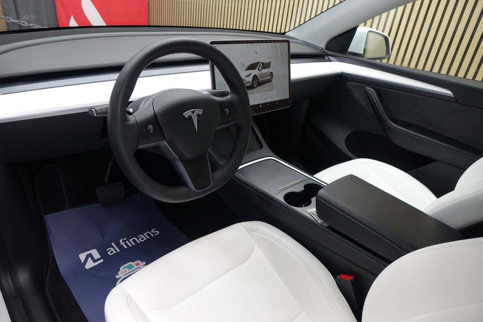 Tesla Model Y Long Range AWD