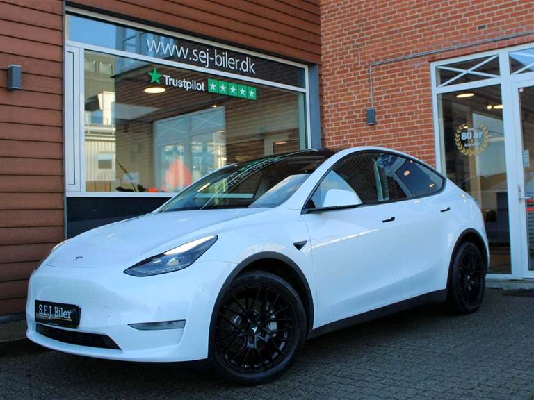 Tesla Model Y Long Range AWD