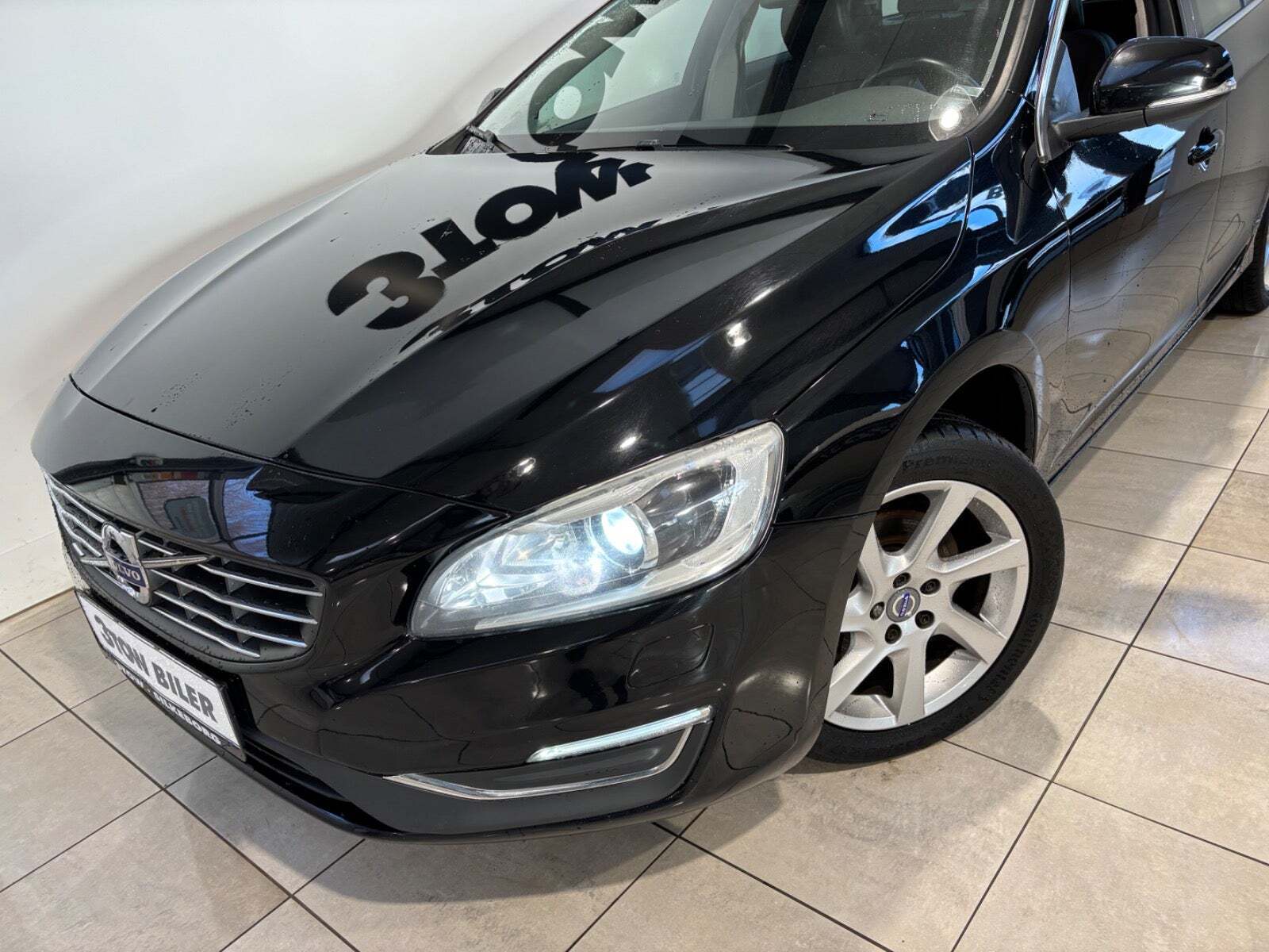 Sort Volvo V60 fra 2016