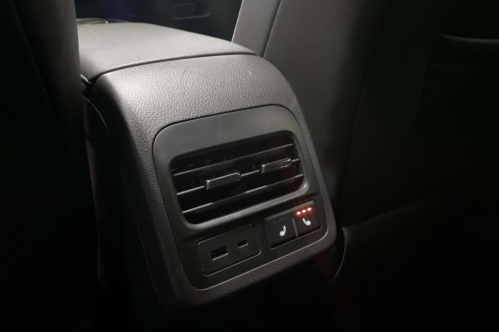 Hvid Omoda 5 fra 2025