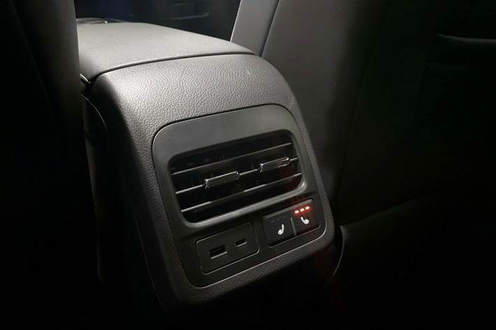 Hvid Omoda 5 fra 2025