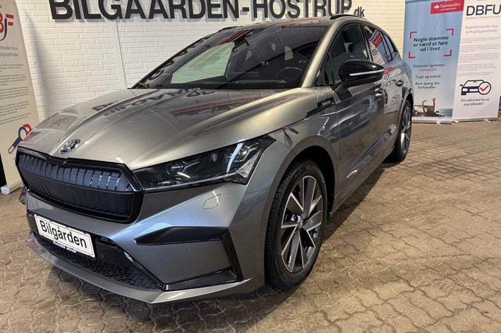 Sort Skoda Enyaq fra 2022 set udefra