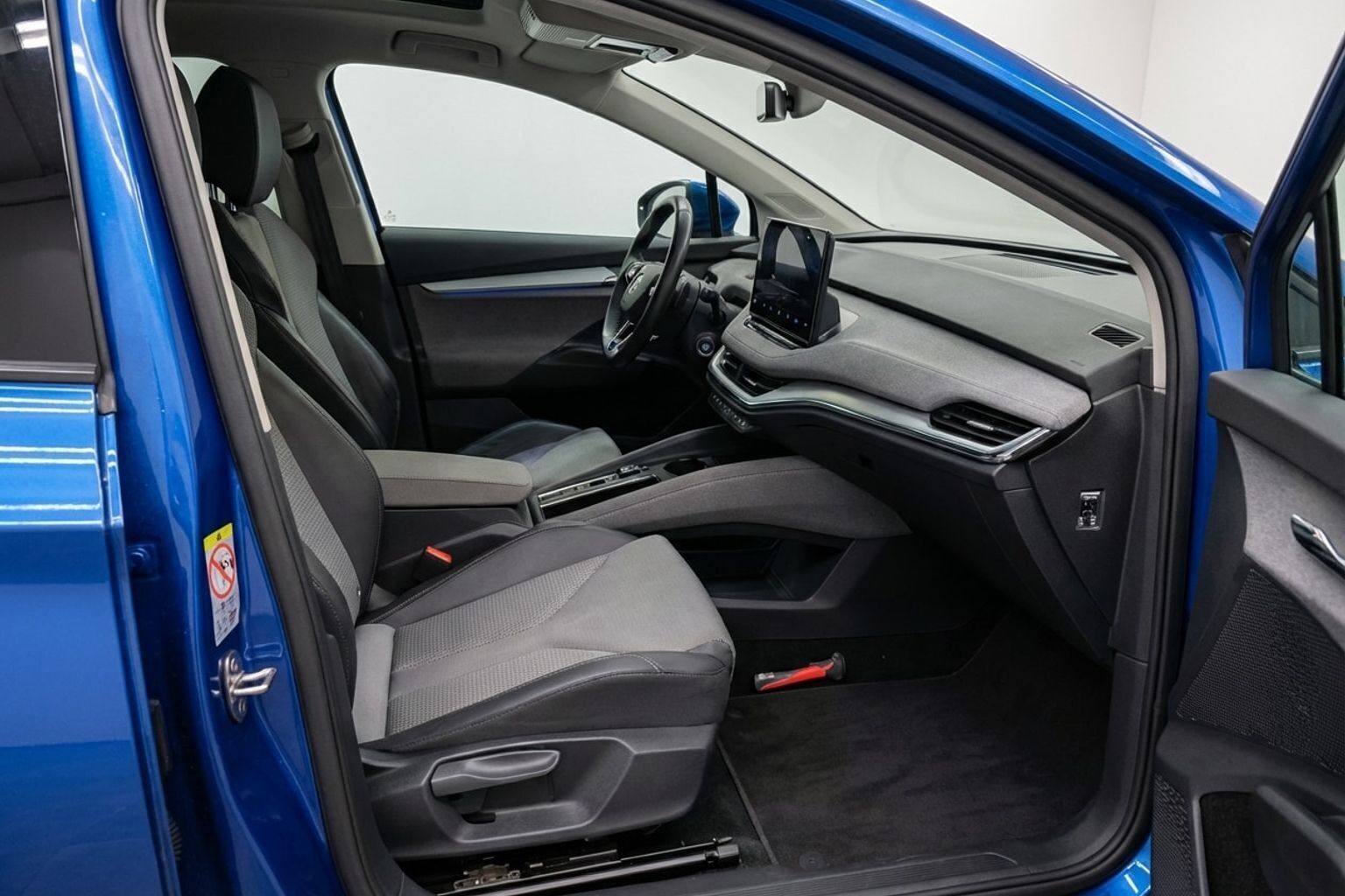 Blå Skoda Enyaq fra 2021