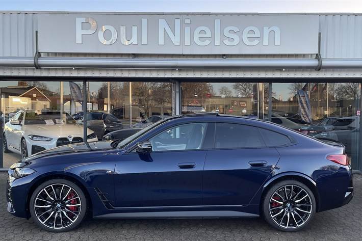 Blå BMW i4 fra 2024