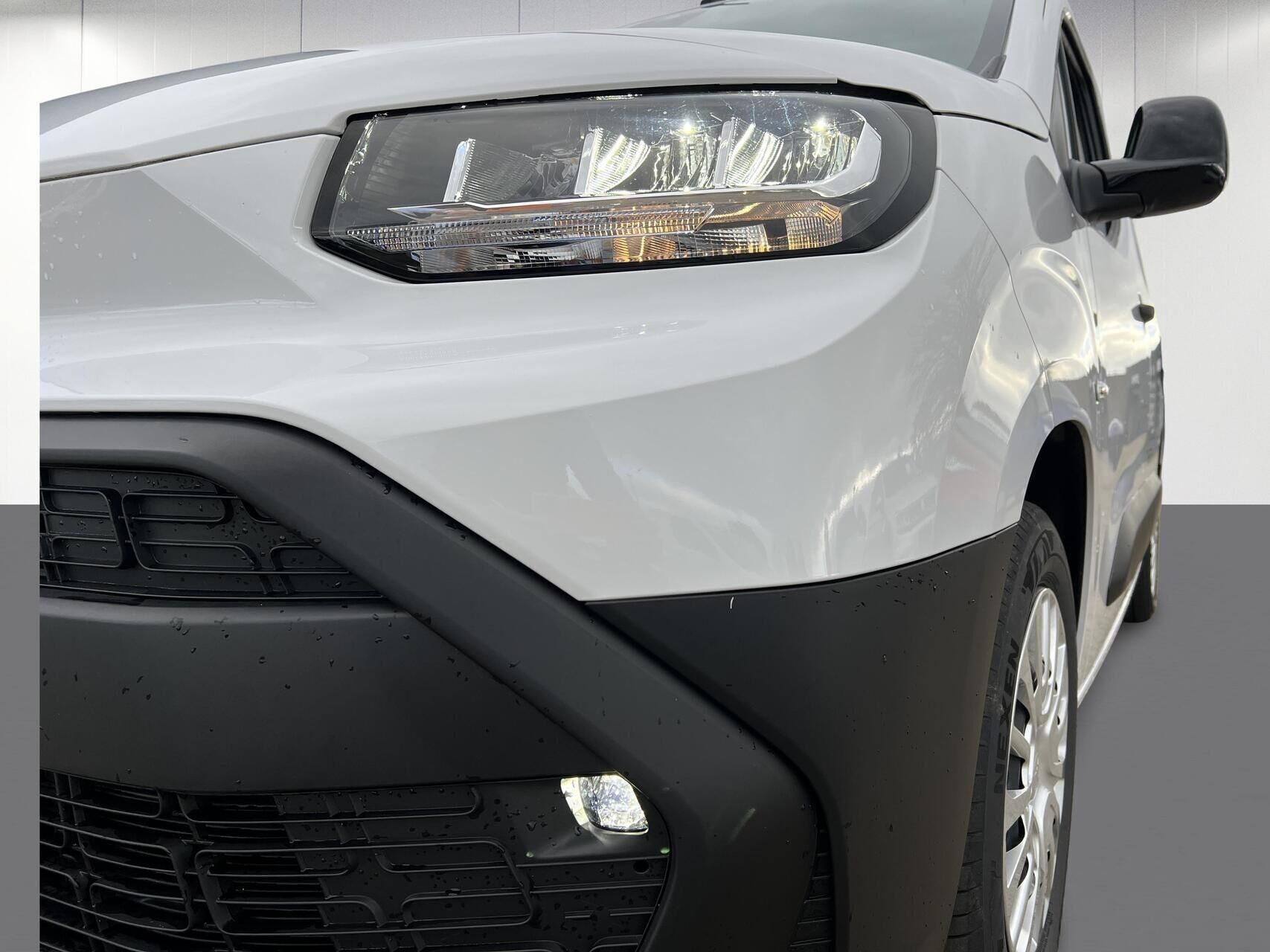 Hvid Toyota ProAce City fra 2024