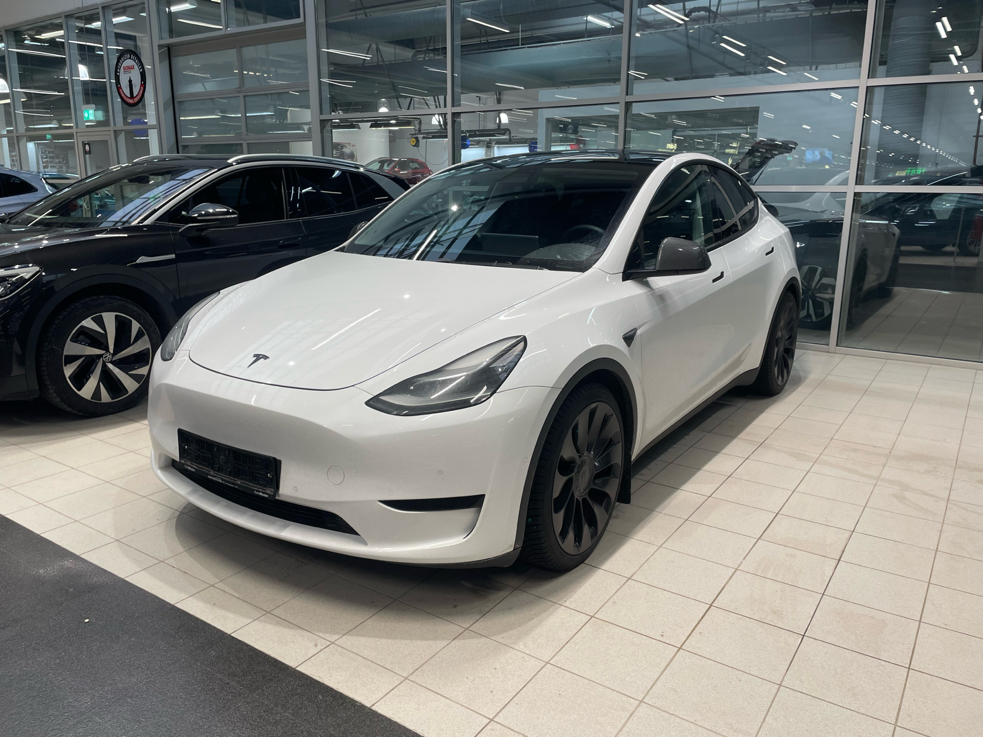 Tesla Model Y EL Performance AWD 534HK 5d Aut.