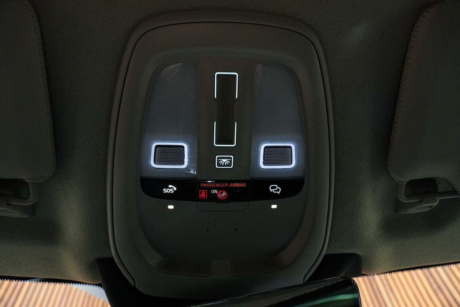 Sort Volvo XC90 fra 2023