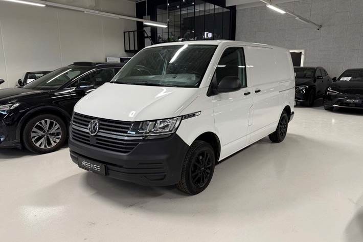 Hvid VW Transporter fra 2021