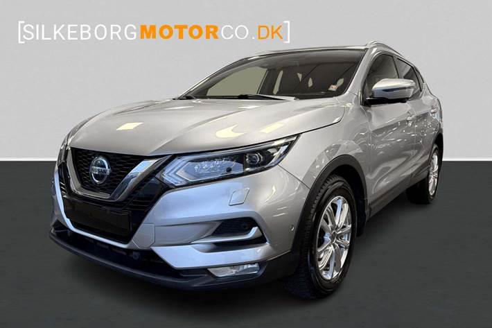 Sølv Nissan Qashqai fra 2020 set udefra
