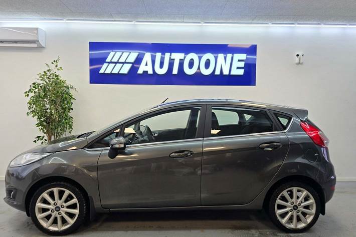 Grå Ford Fiesta fra 2017